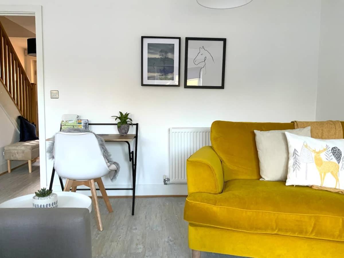 Stylish & Spacious 3 Bed House With 2 Free Car Parking Spaces Villa Appledram Dış mekan fotoğraf
